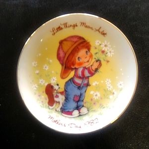 Avon 1982 Collector plate- Great for gift giving to collector!